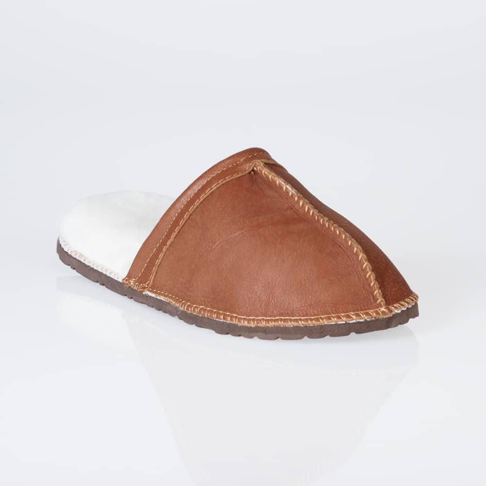 In-Step Tan Men’s Sheepskin Slippers, handcrafted with sheepskin lining and leather for cosy, fluff-free indoor warmth.